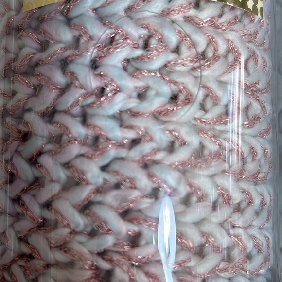 Modern Expressions Infinity Scarf New In Package Pink & Grey - Picture 3 of 5